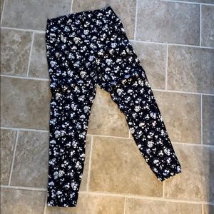 Victoria’s Secret Pink Capris Leggings